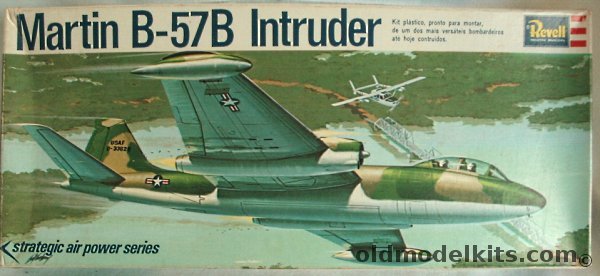 Revell 1/82 Martin B-57B Intruder - Kikoler Issue, H132 plastic model kit